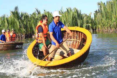 Cam Thanh Village Located 5km from Hoi An’s Old Town, Cam Thanh Village is a village of 30ha nipa palm forest.