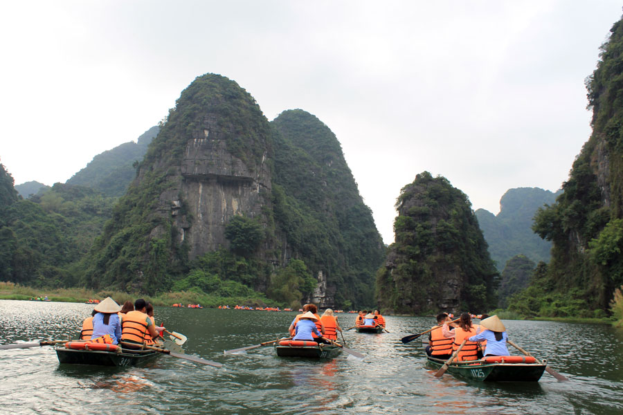 do-trang-an-ninh-binh-SMILETRAVEL