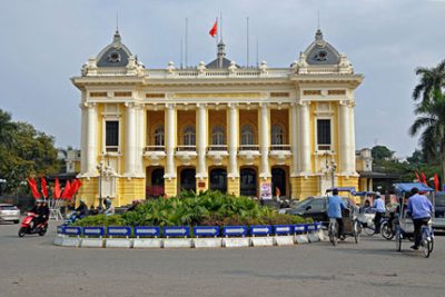 nha-hat-lon-smiletravel