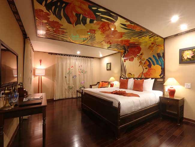 Phòng ngủ trên Du thuyền 5 sao Indochine cruises
