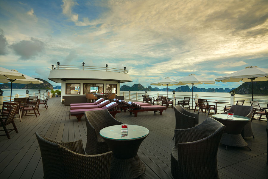 Sundeck- Du thuyền Athena Luxury Cruise