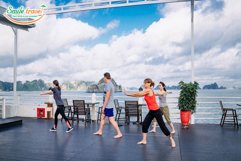 Taichi-Athena-luxury-Cruise Halong bay