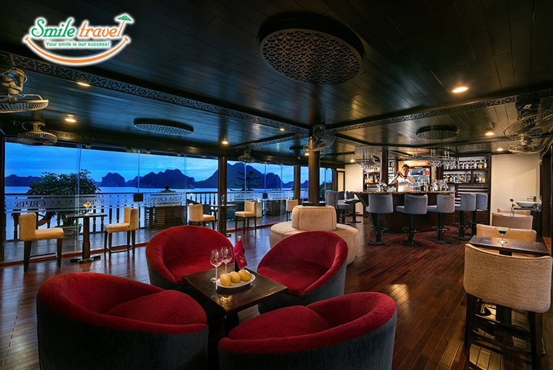 Rooftop Bar Alisa Premier Cruise Smiletravel